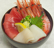 三色丼(まぐろ、甘エビ、いか)