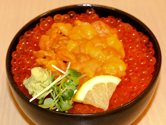 いくら・生うに二色丼